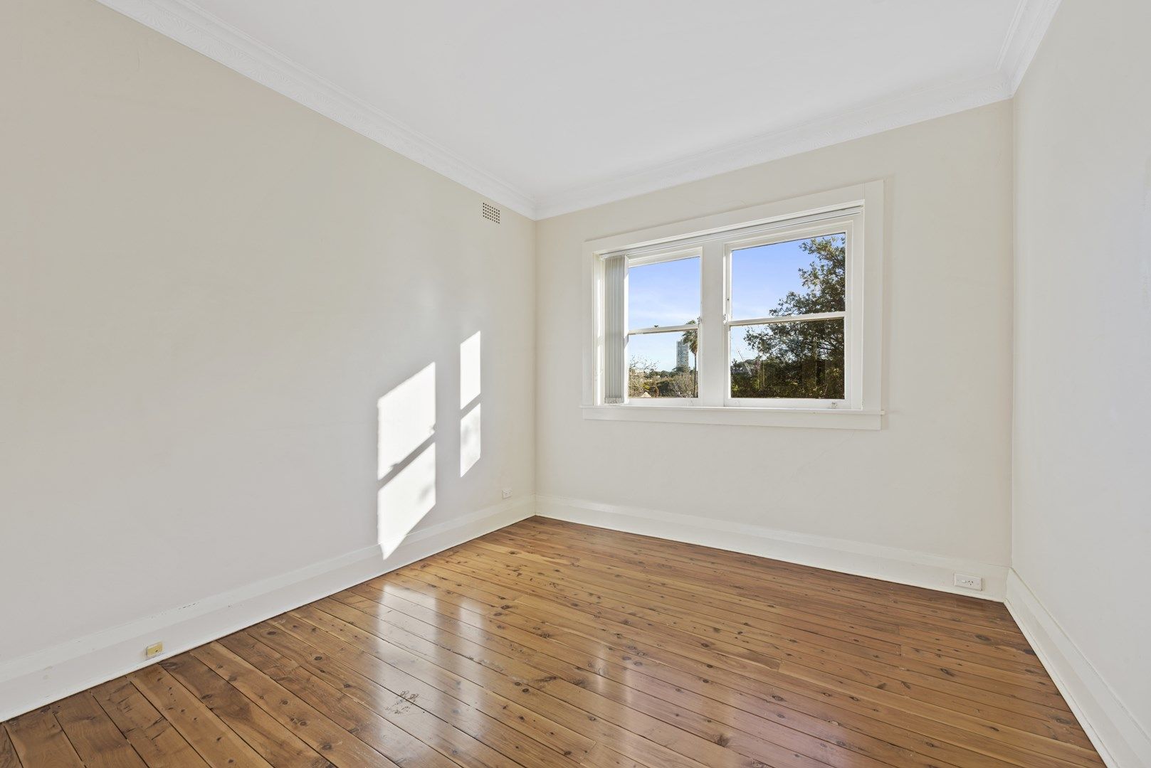 2 bedrooms Apartment / Unit / Flat in 2/526 New South Head Road DOUBLE BAY NSW, 2028
