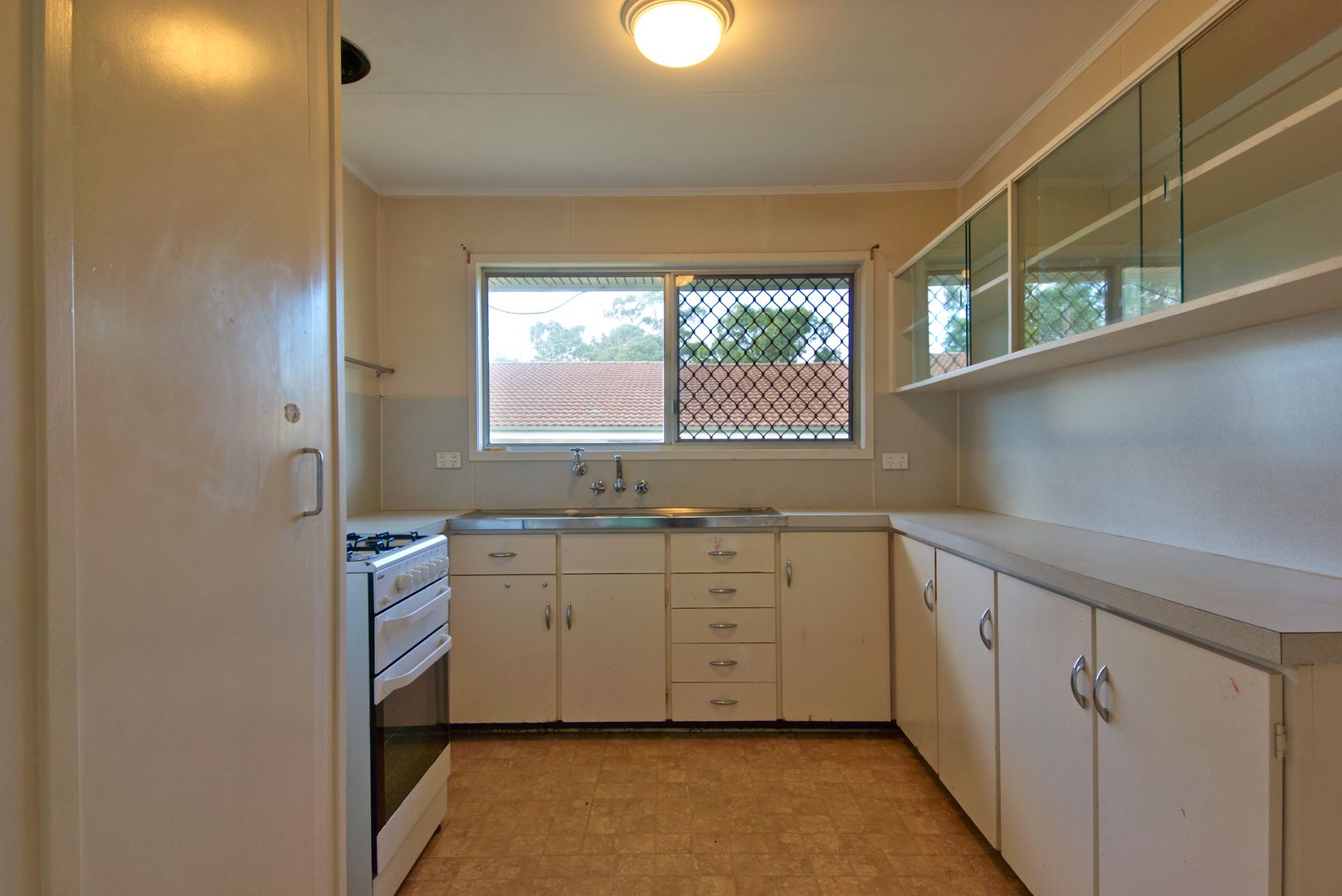 25 Milligan Street, Oakey QLD 4401, Image 2