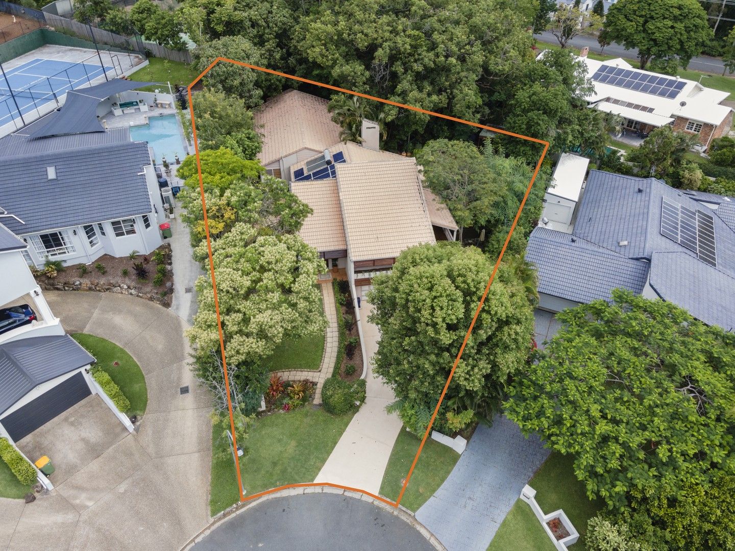 4 bedrooms House in 14 Cameron Court ASHMORE QLD, 4214