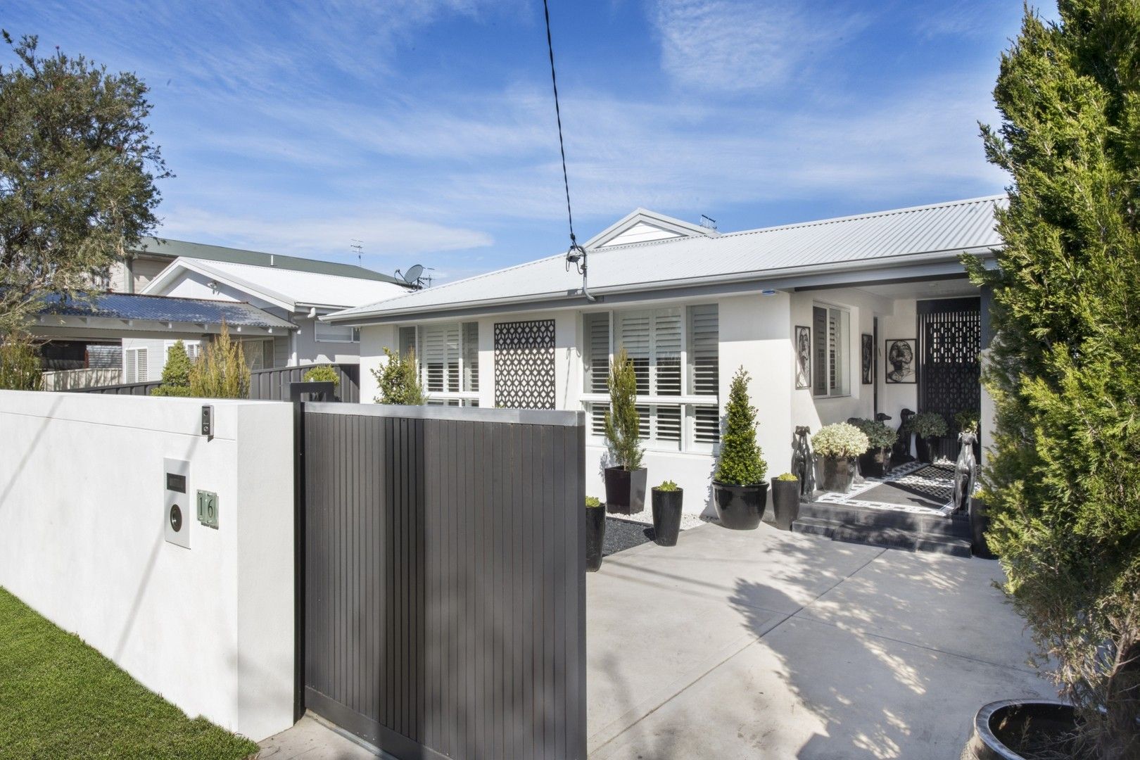 5 bedrooms House in 16 Alexandra Street UMINA BEACH NSW, 2257