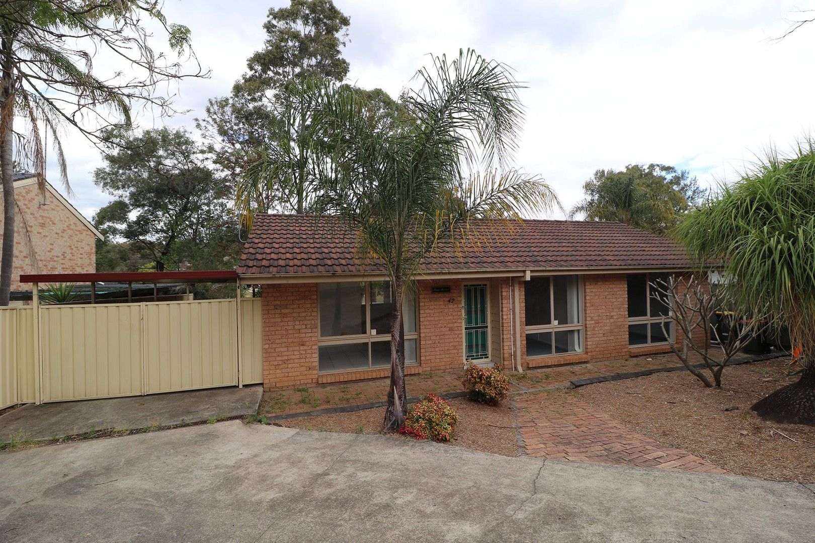 42 Serpentine Place, Eagle Vale NSW 2558, Image 0