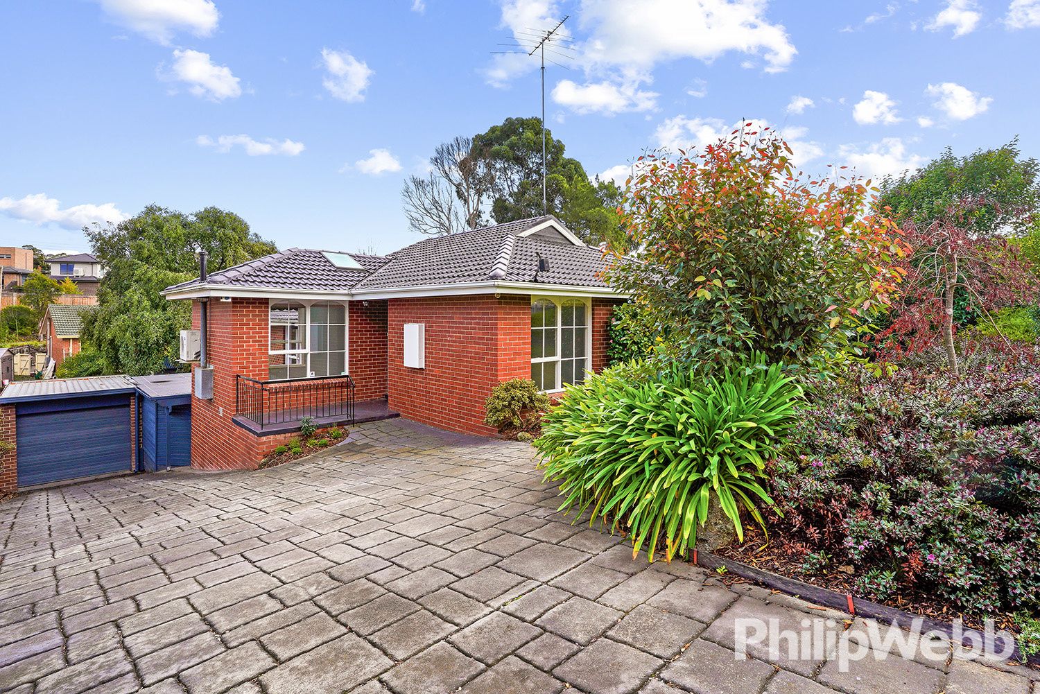 4 bedrooms House in 49 Hunt Street DONVALE VIC, 3111