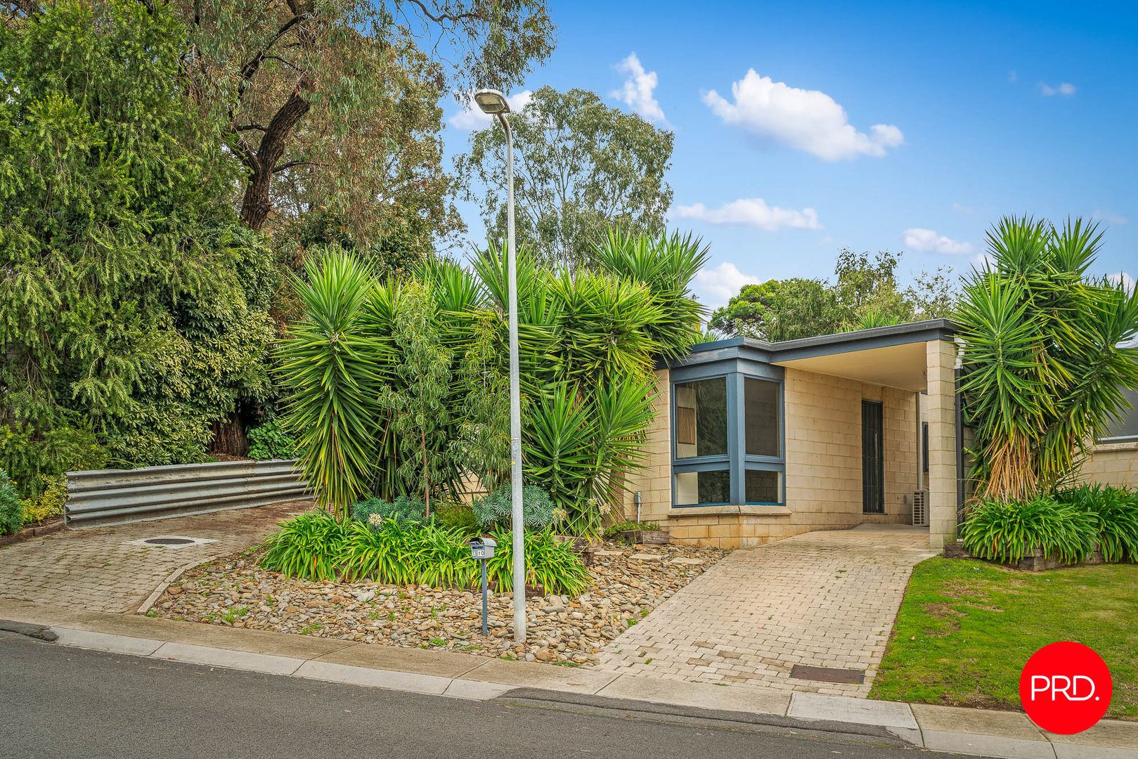 1/10 Richard Drive, Kangaroo Flat VIC 3555 House For Rent 400 Domain