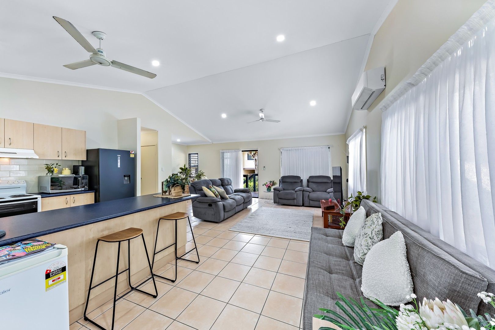 1/6 Border Drive, Cannonvale QLD 4802, Image 0