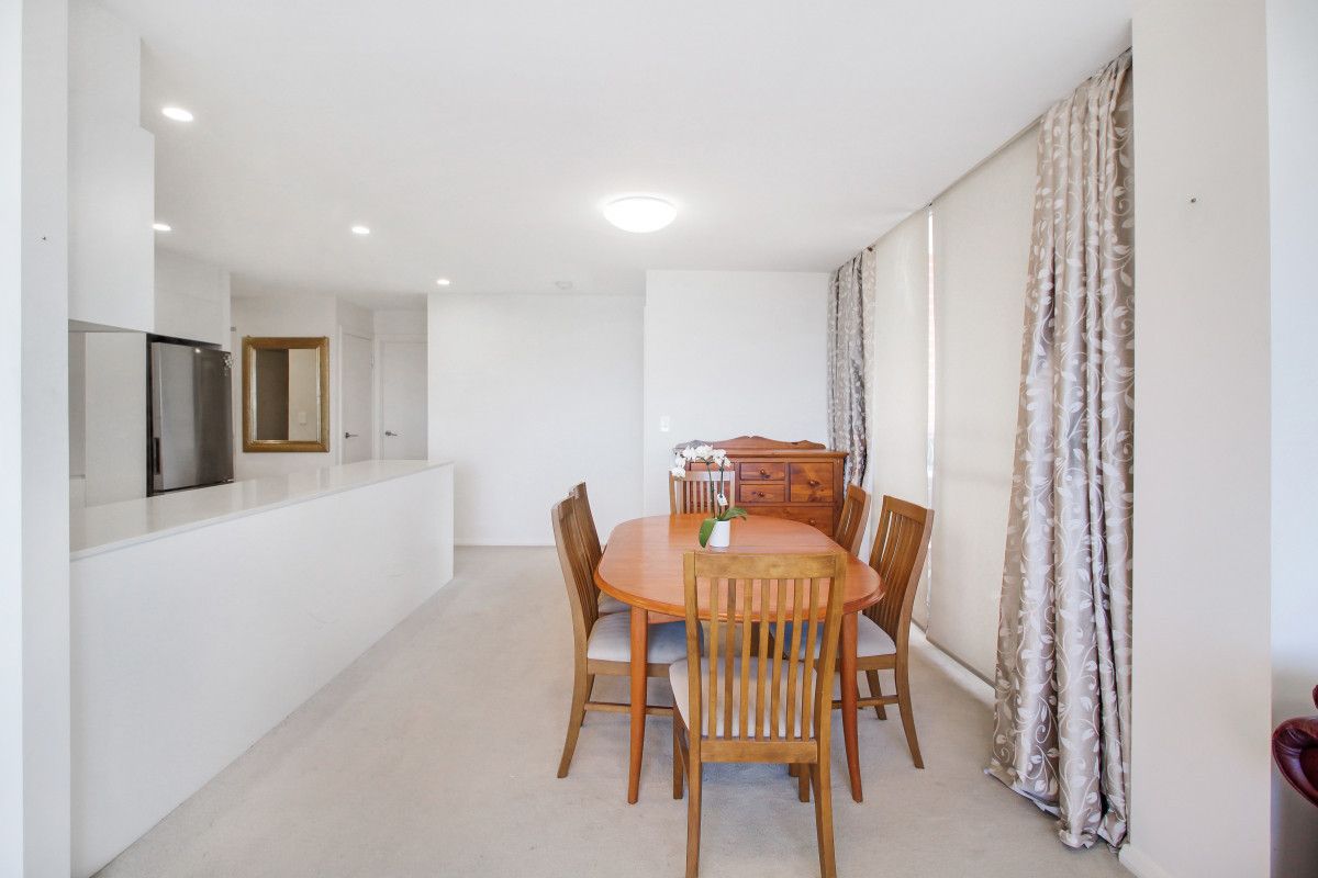 705/27 Atchison Street, Wollongong NSW 2500, Image 2