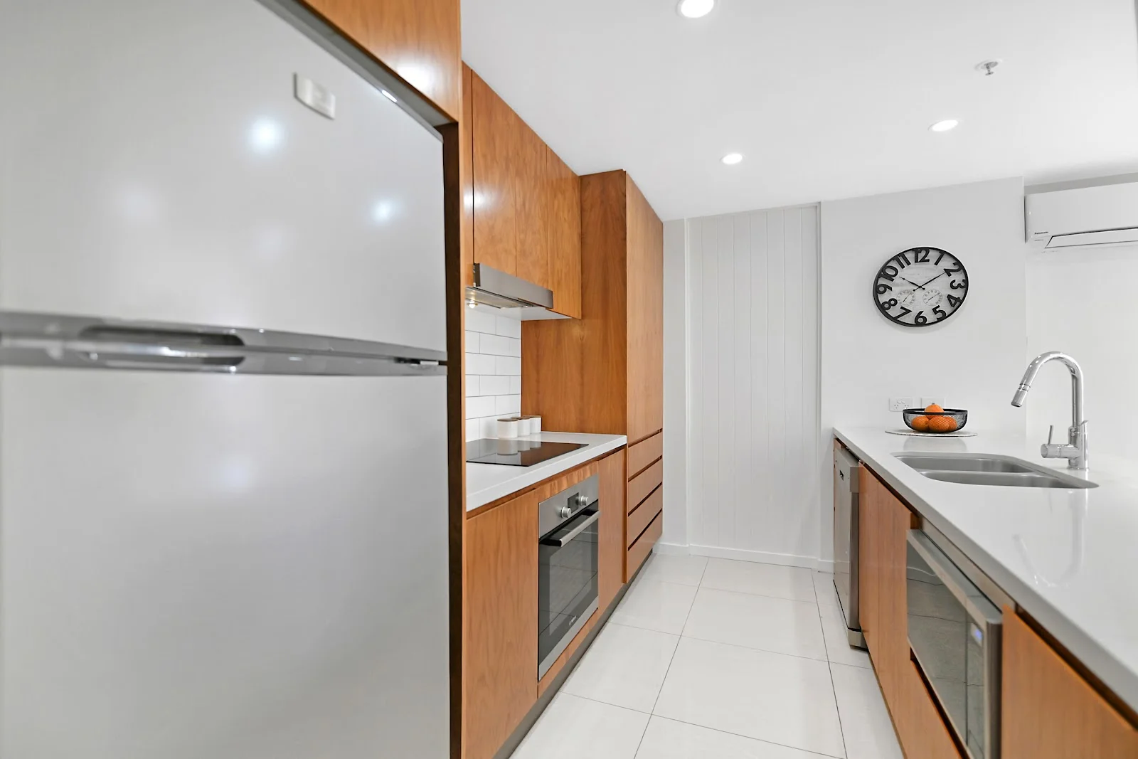 Broadbeach QLD 4218 photo 5