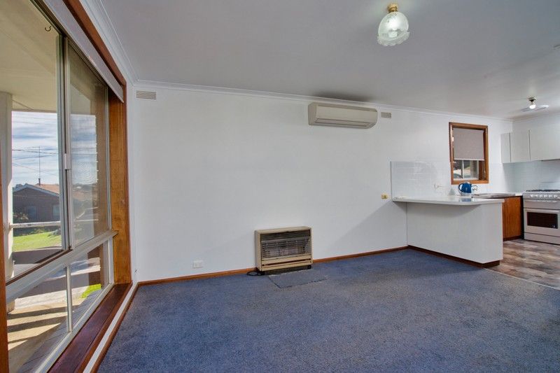 1/5 Aquila Court, Ballarat North VIC 3350, Image 2