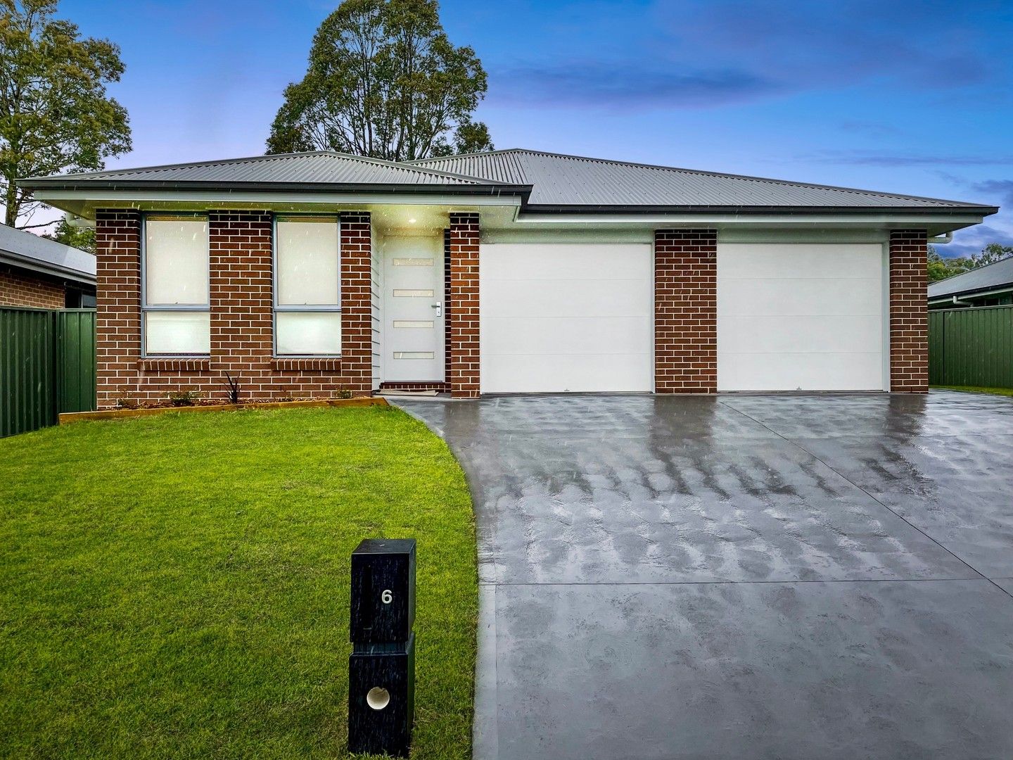 4 bedrooms Duplex in 6 Adele Close NOWRA NSW, 2541