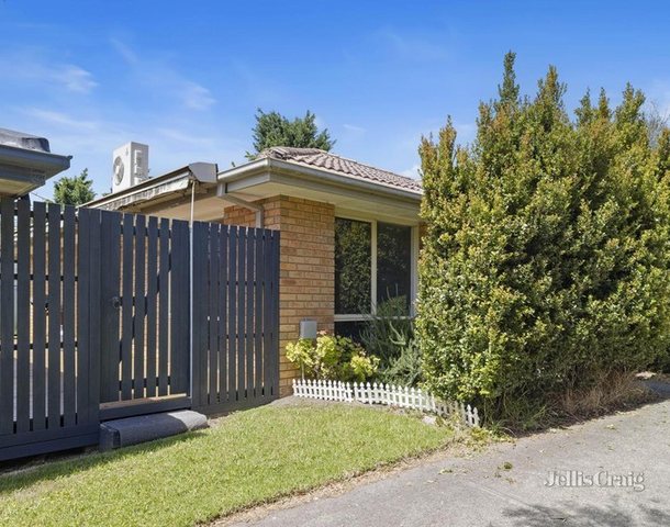 2/52 Alameda Avenue, Mornington VIC 3931