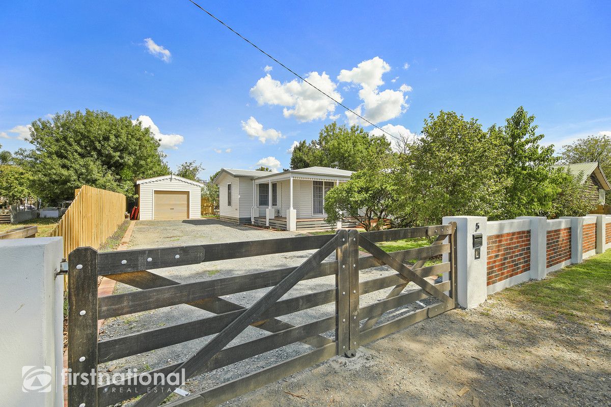 5 Neagle Street, Yarragon VIC 3823, Image 2