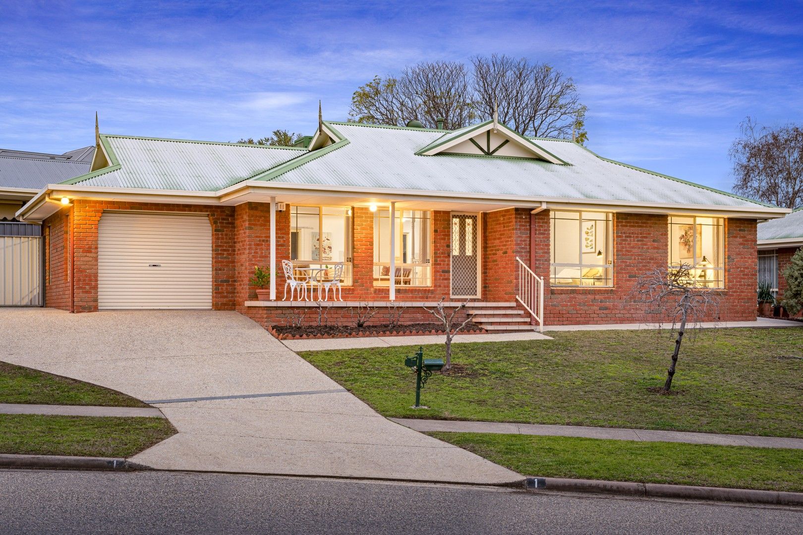 1 Highgrove Place, West Albury NSW 2640, Image 0