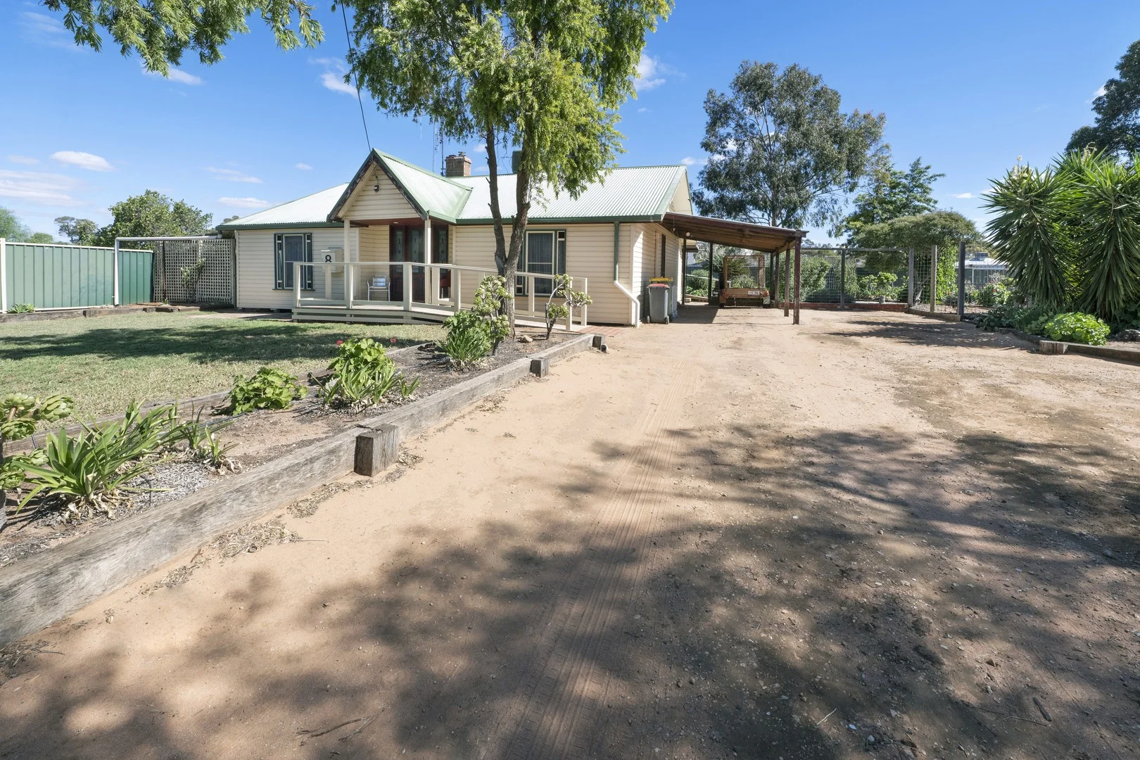 8 Hall Street, Piangil VIC 3597