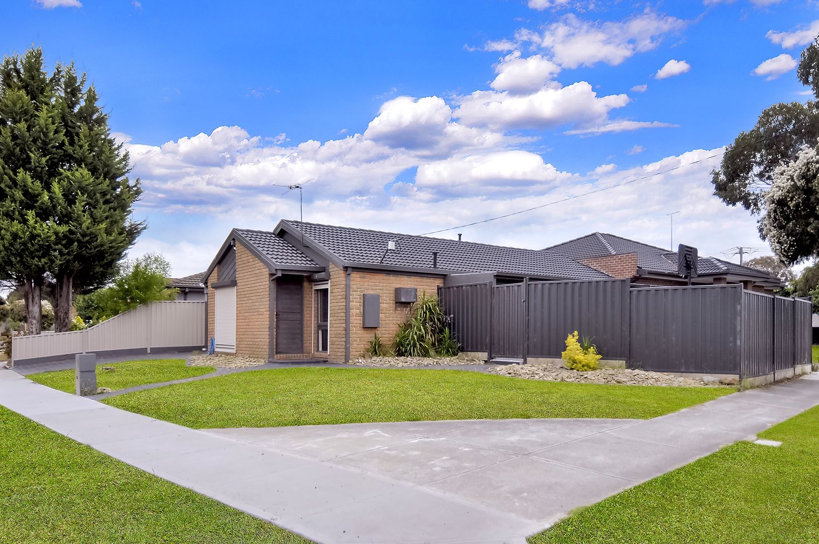 1/2 Manningtree Parade, Craigieburn VIC 3064, Image 1