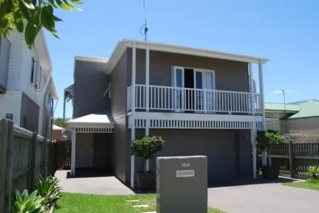 Primary image of 100 Melville Terrace, Manly QLD 4179