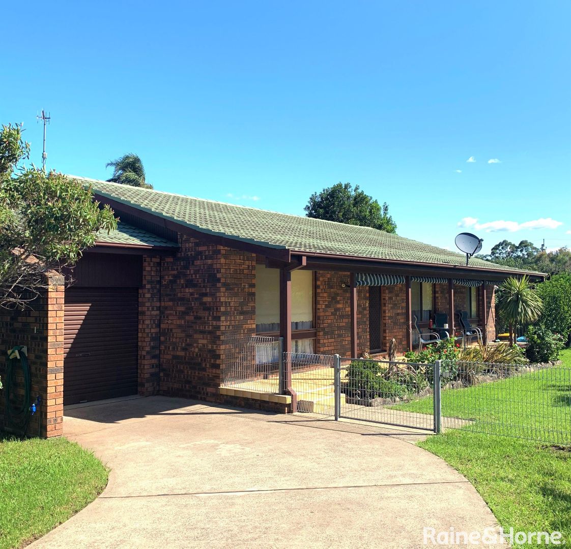 12 Chatsworth Crescent, North Nowra Property History & Address