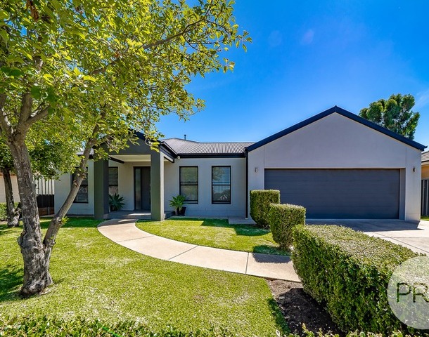 14 Kimberley Drive, Tatton NSW 2650