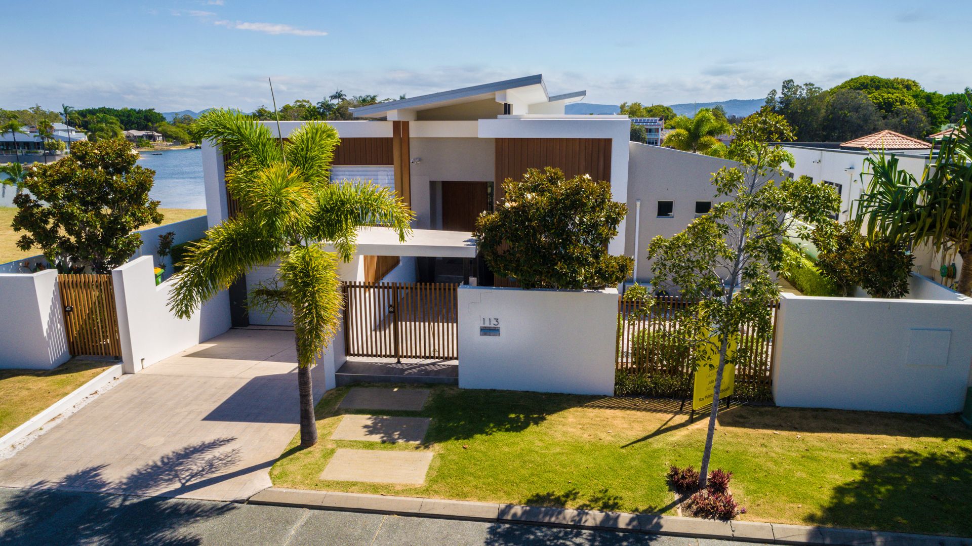 113 Sir Bruce Small Boulevard, Benowa Waters QLD 4217, Image 2