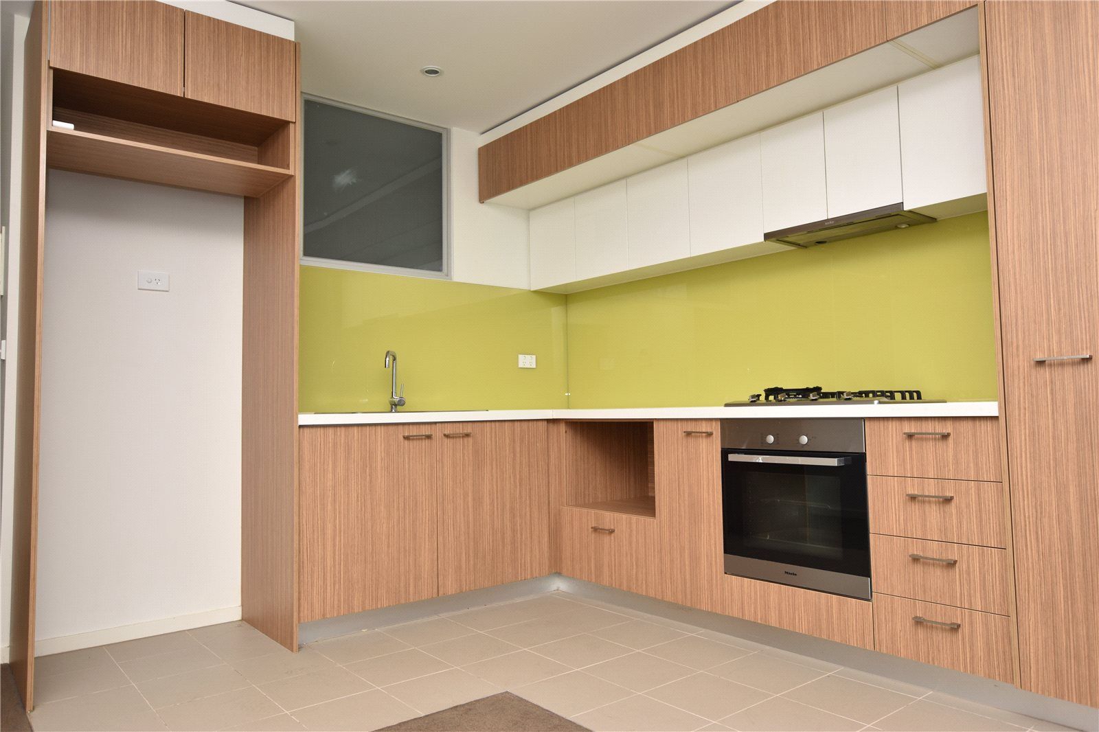 3603/8 Sutherland Street, Melbourne VIC 3000 Apartment For Rent