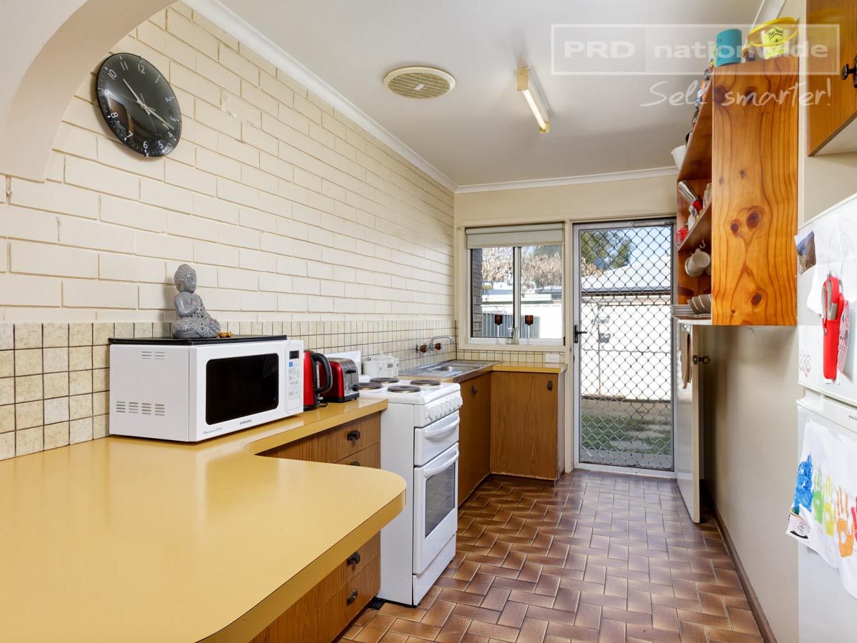 1&2/1 Nicholi Crescent, LAKE ALBERT NSW 2650, Image 2