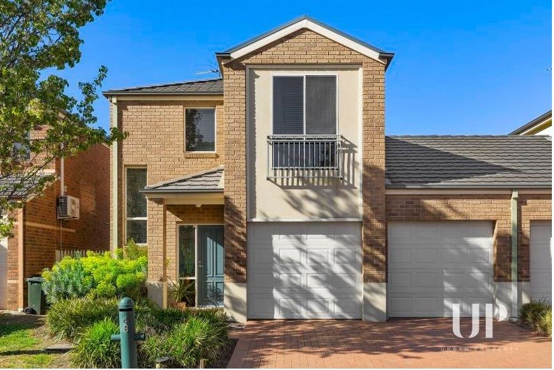 3 bedrooms Townhouse in 46 Lemon Gum Parade BUNDOORA VIC, 3083