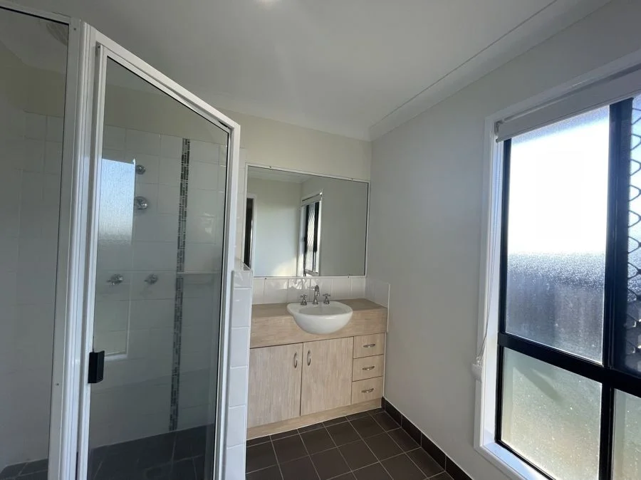 Additional image 11 of 17 Victor Avenue, Glenella QLD 4740