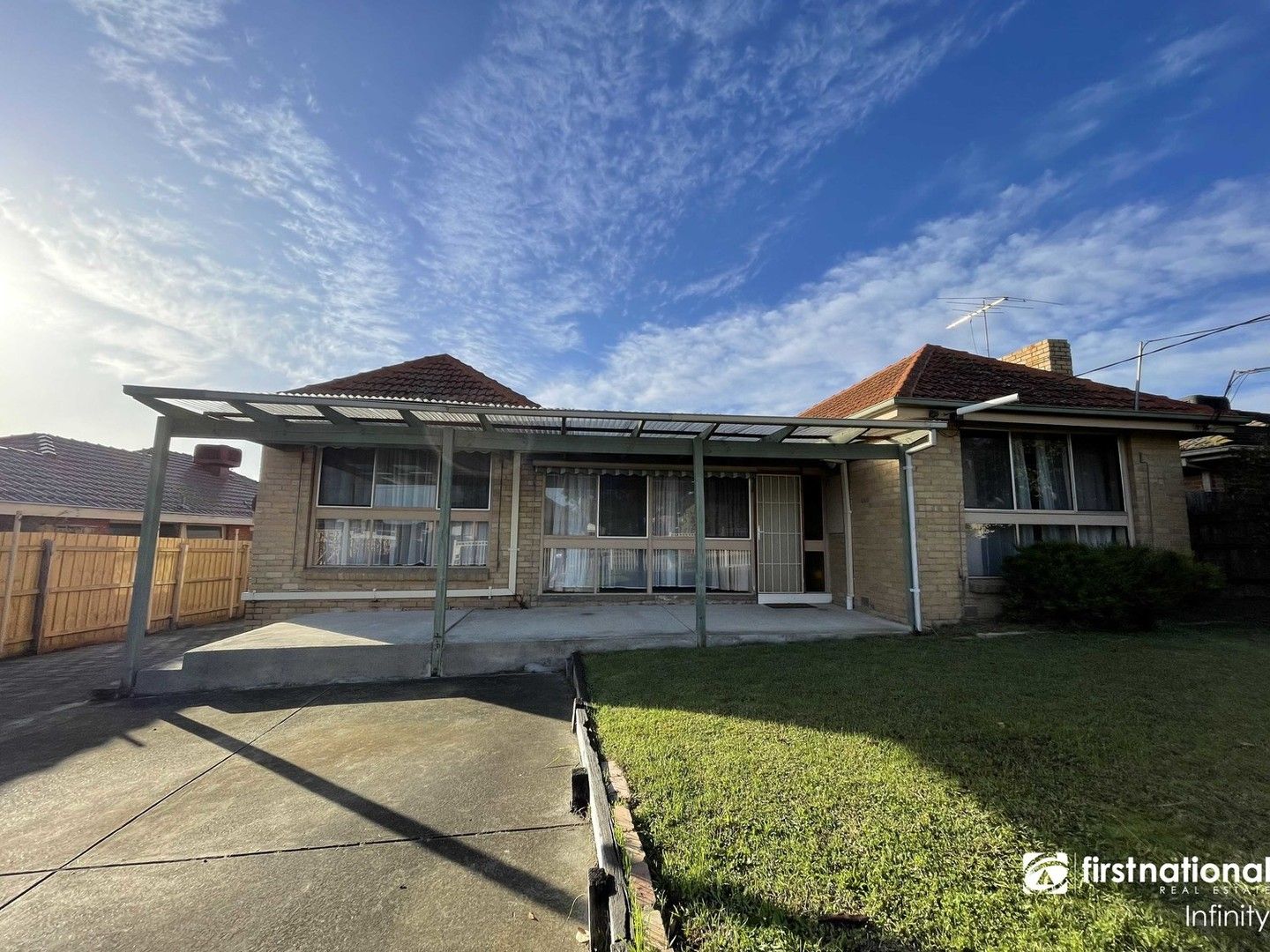 5 bedrooms House in 19 Poole Street BURWOOD VIC, 3125