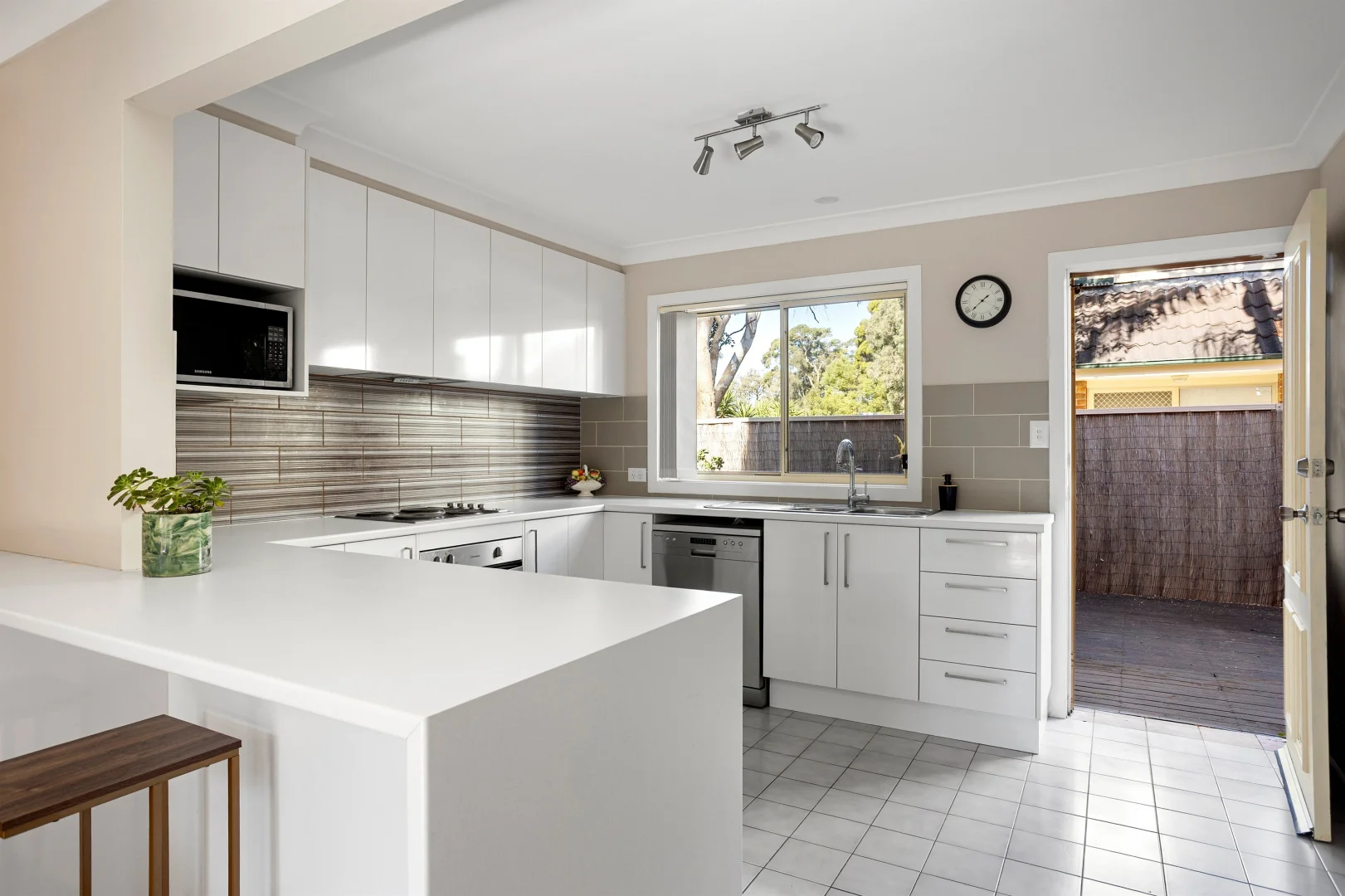 Additional image 3 of 10/30-32 Bateman Avenue, Albion Park Rail NSW 2527