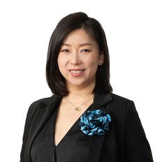 Vivian Ma, Sales representative
