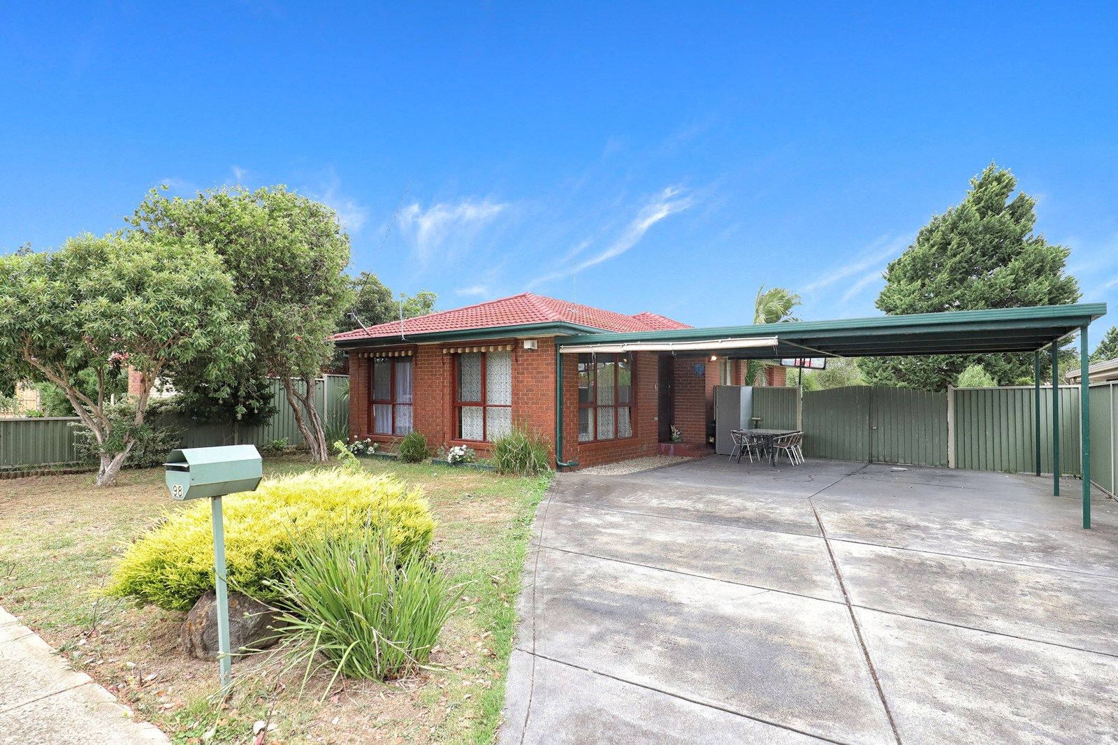 98 Hanson Road, Craigieburn VIC 3064, Image 2