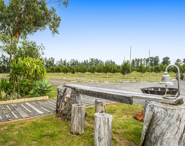 425 Sandringham Road, Muckenburra WA 6503