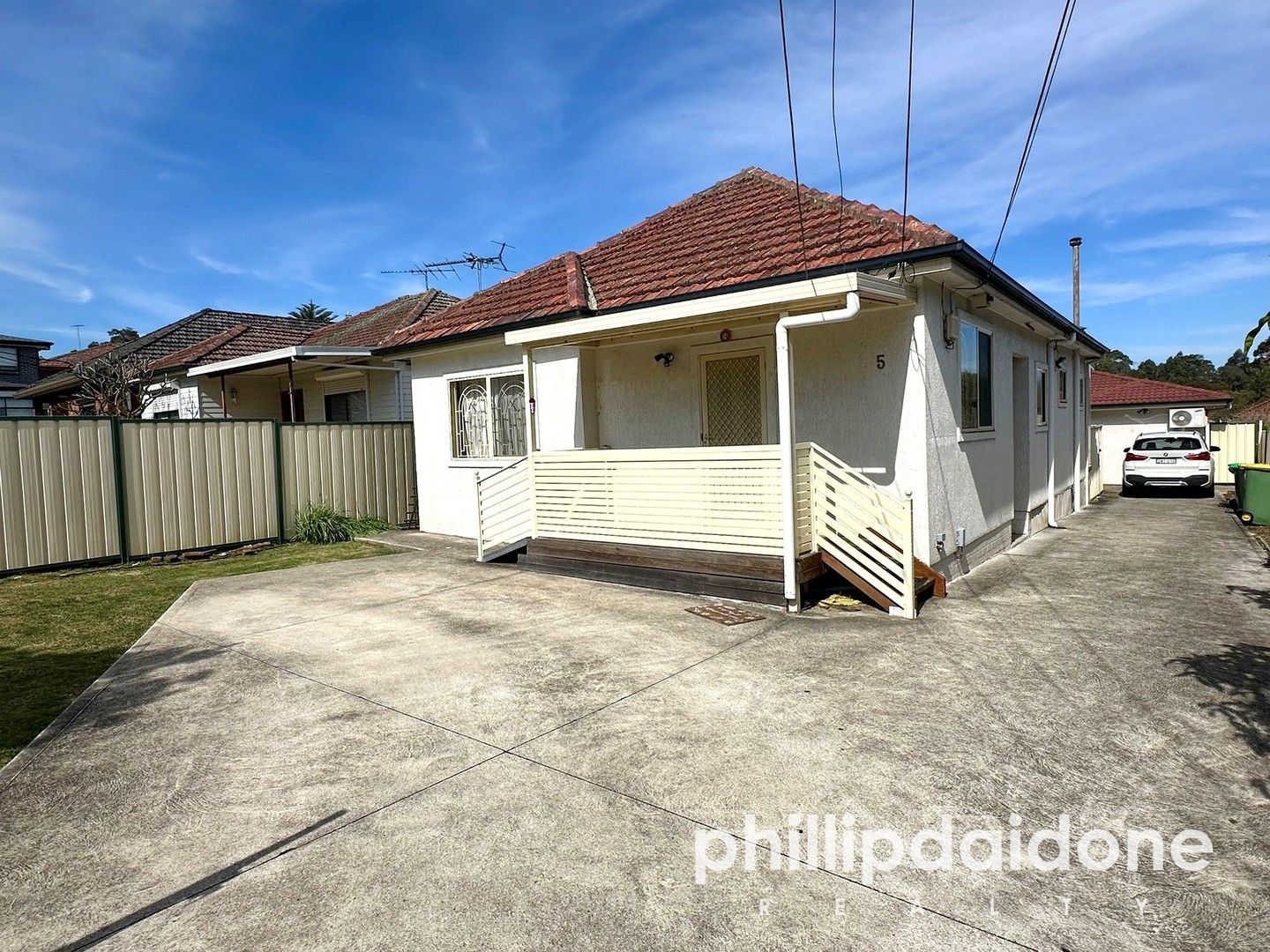 3 bedrooms House in 5 Magney Avenue REGENTS PARK NSW, 2143