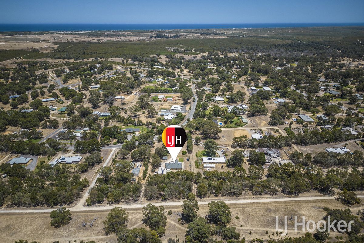 4 bedrooms House in 21 Cinnamon Meander TWO ROCKS WA, 6037
