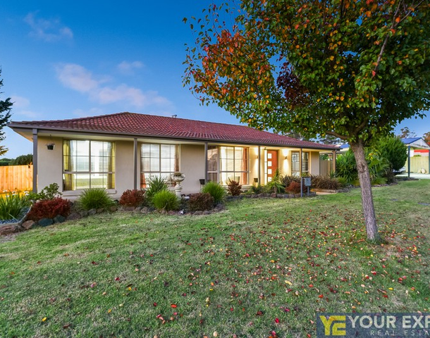 27 Rachel Drive, Cranbourne North VIC 3977