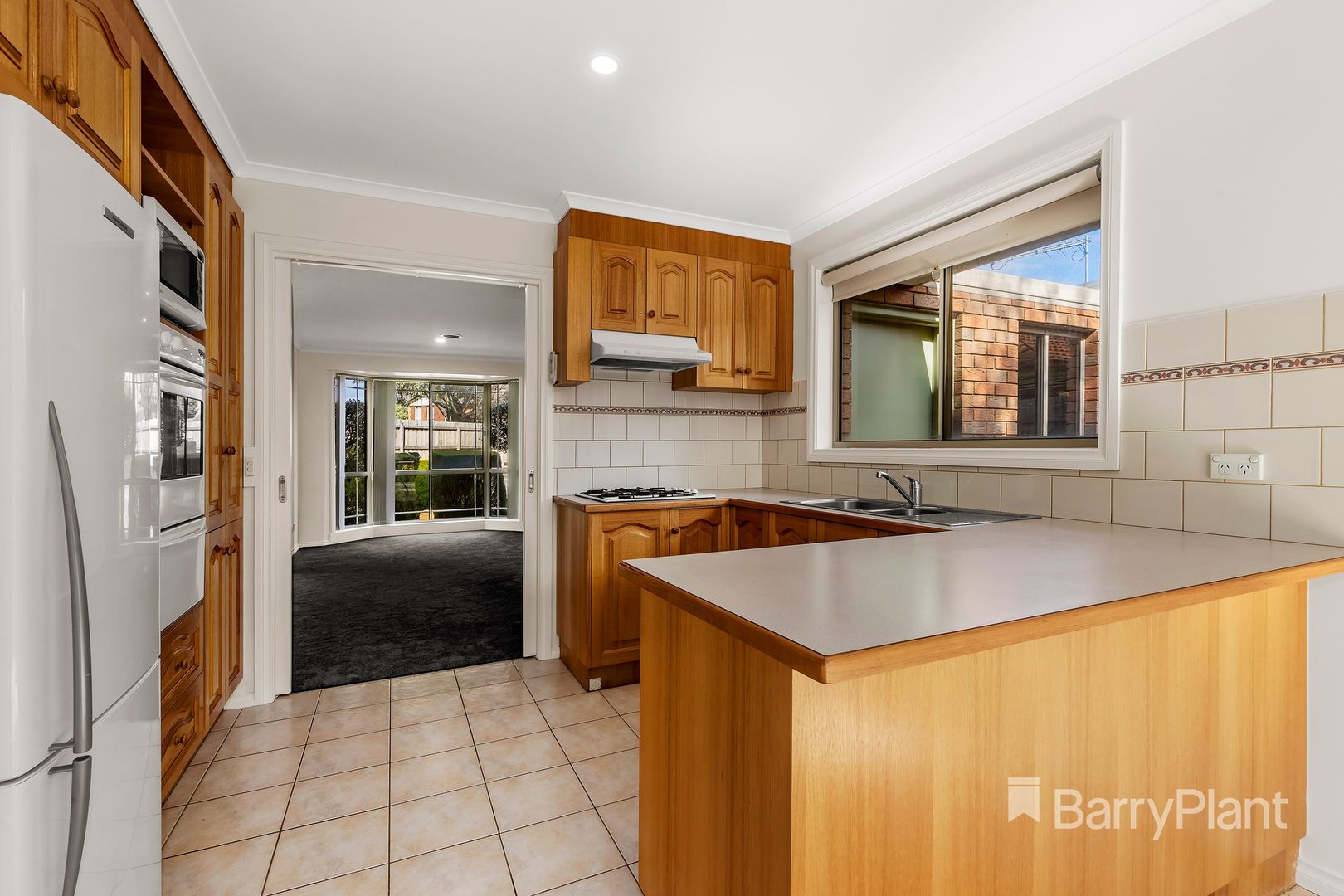 3/2 Stillman Drive, Mill Park VIC 3082, Image 2