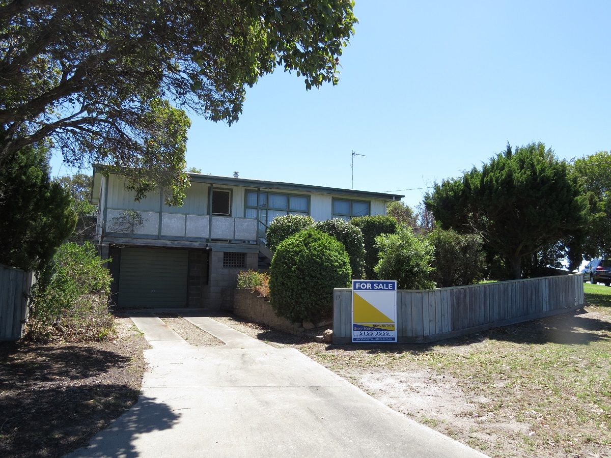 17 Creighton Street, Lakes Entrance VIC 3909, Image 0