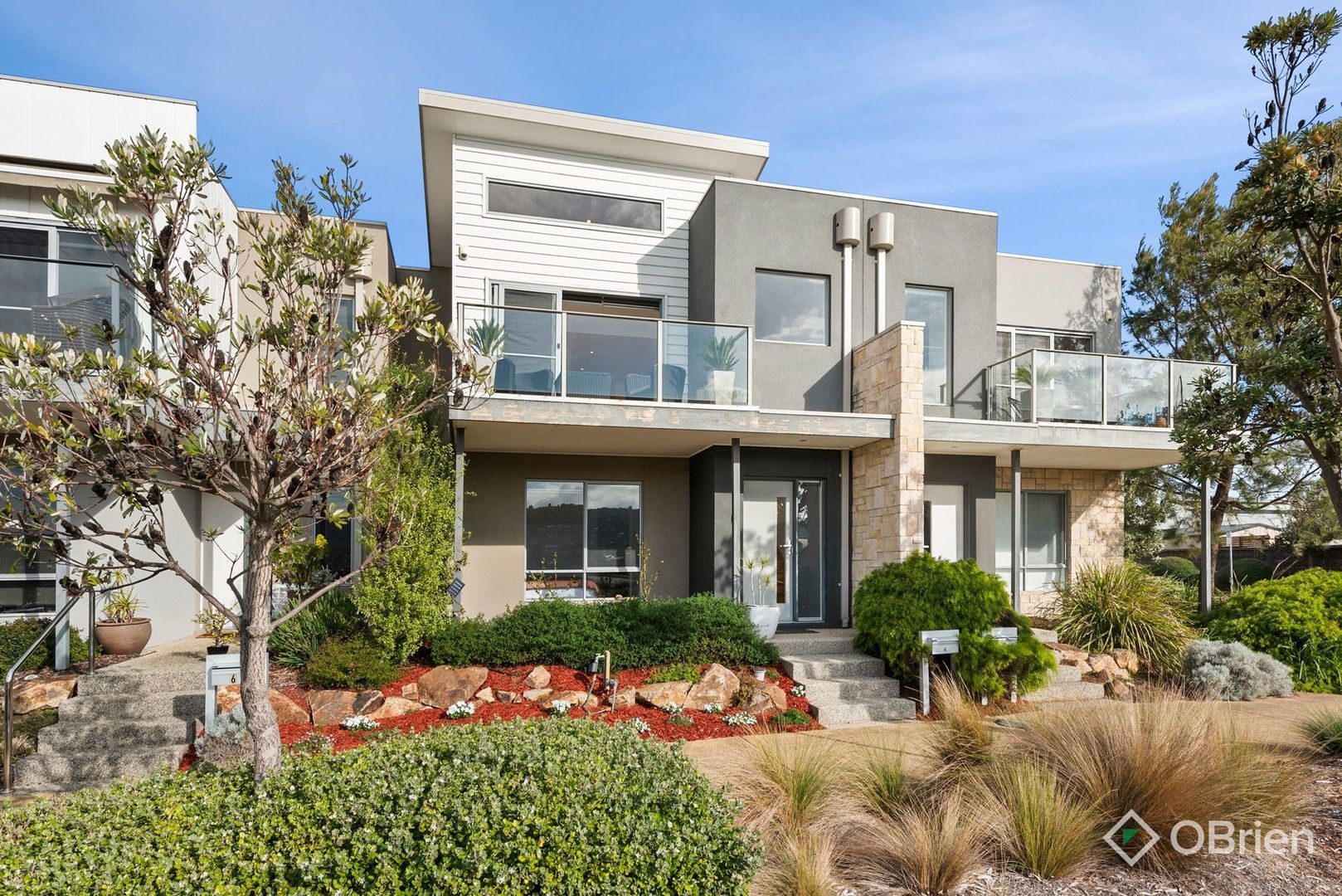 4 bedrooms House in 4 South Harbour Esplanade SAFETY BEACH VIC, 3936