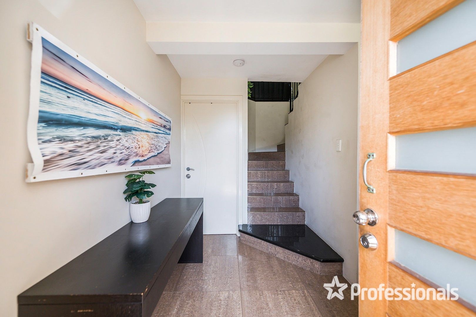 2 bedrooms Townhouse in 2/260 West Coast Highway SCARBOROUGH WA, 6019