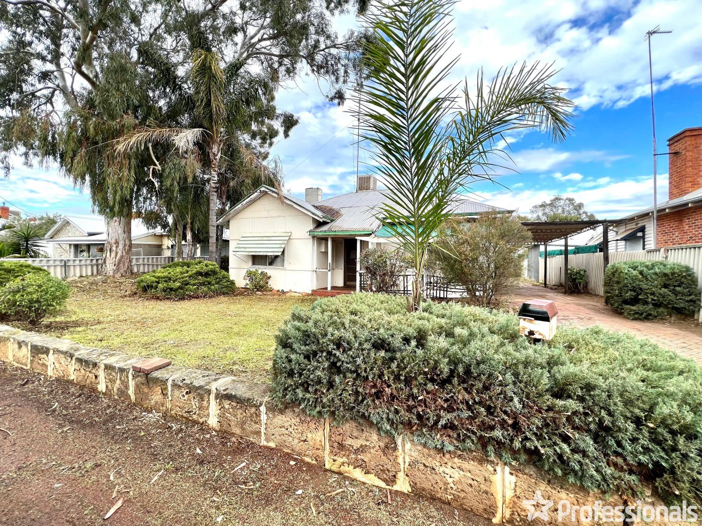 12 Gairdner Street, Northam WA 6401, Image 1