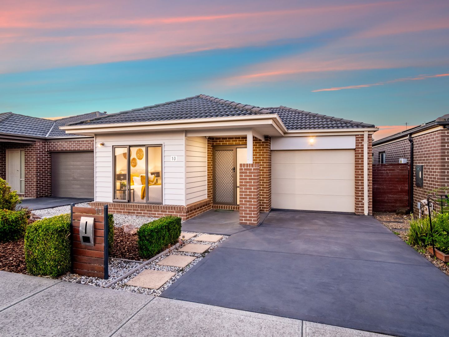 10 Chantenay Parade, Cranbourne North VIC 3977, Image 1