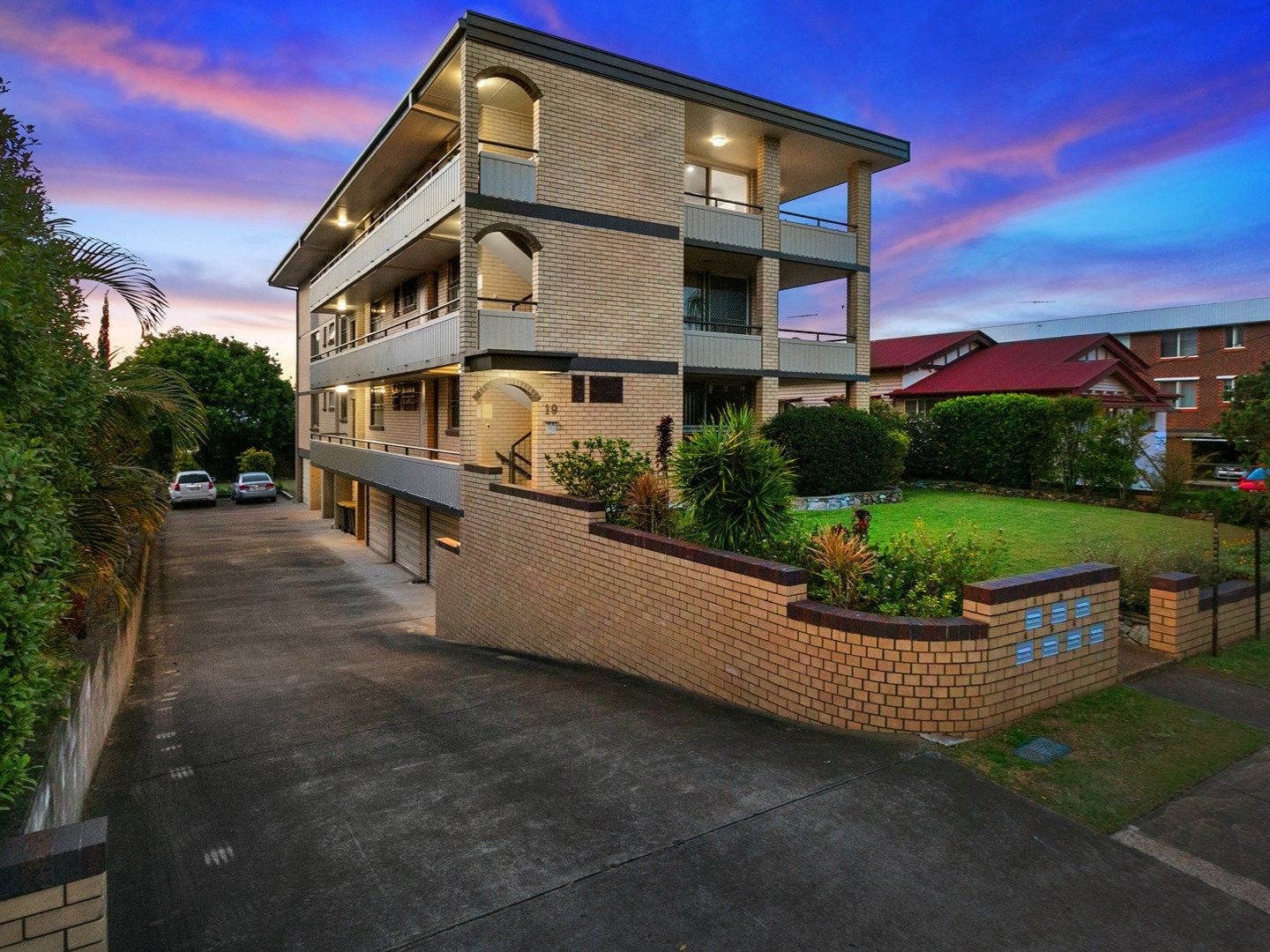 5/19 Crown Street, Holland Park West QLD 4121, Image 2