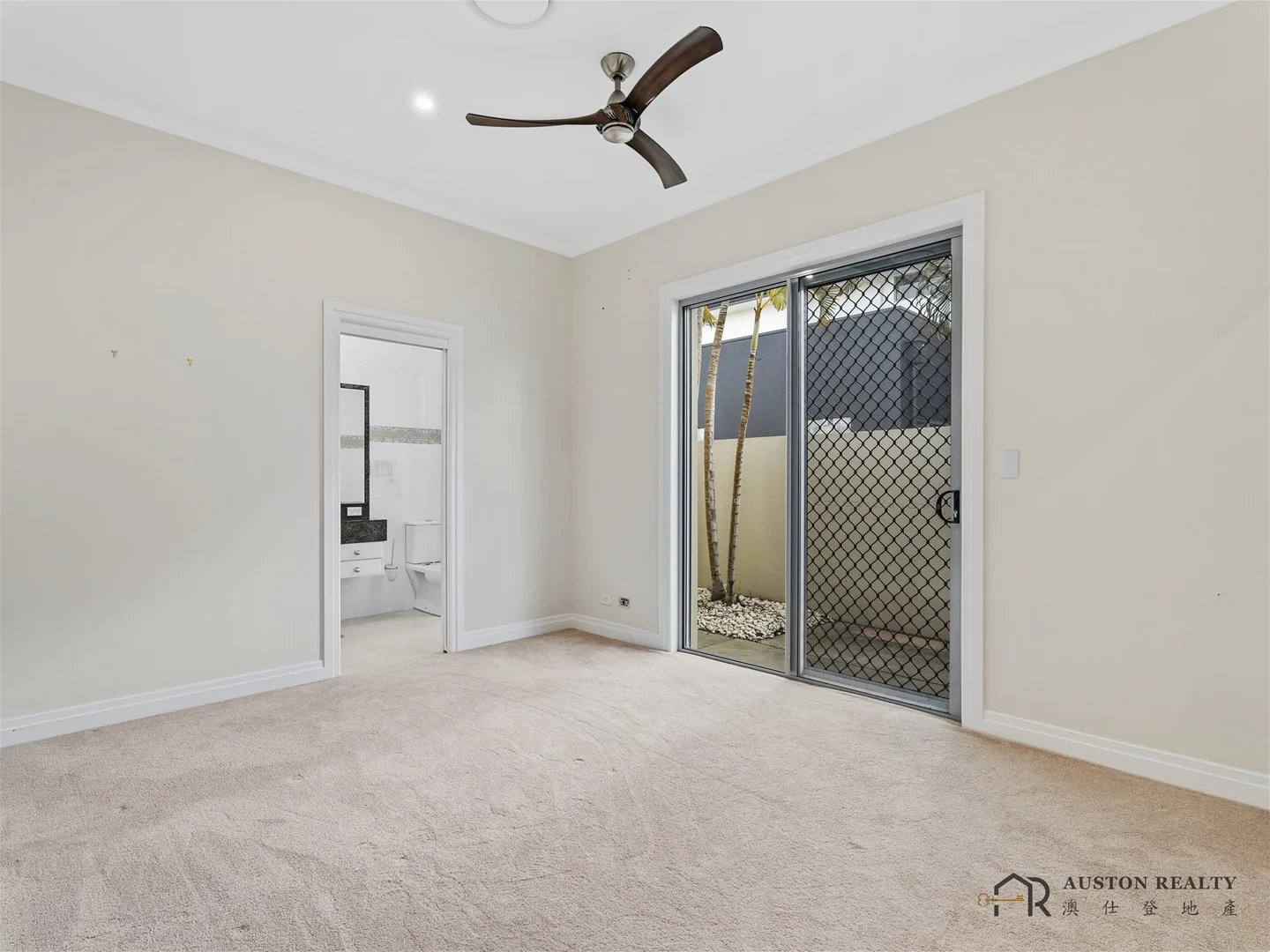 Additional image 8 of 2218 Taromeo Court, Hope Island QLD 4212