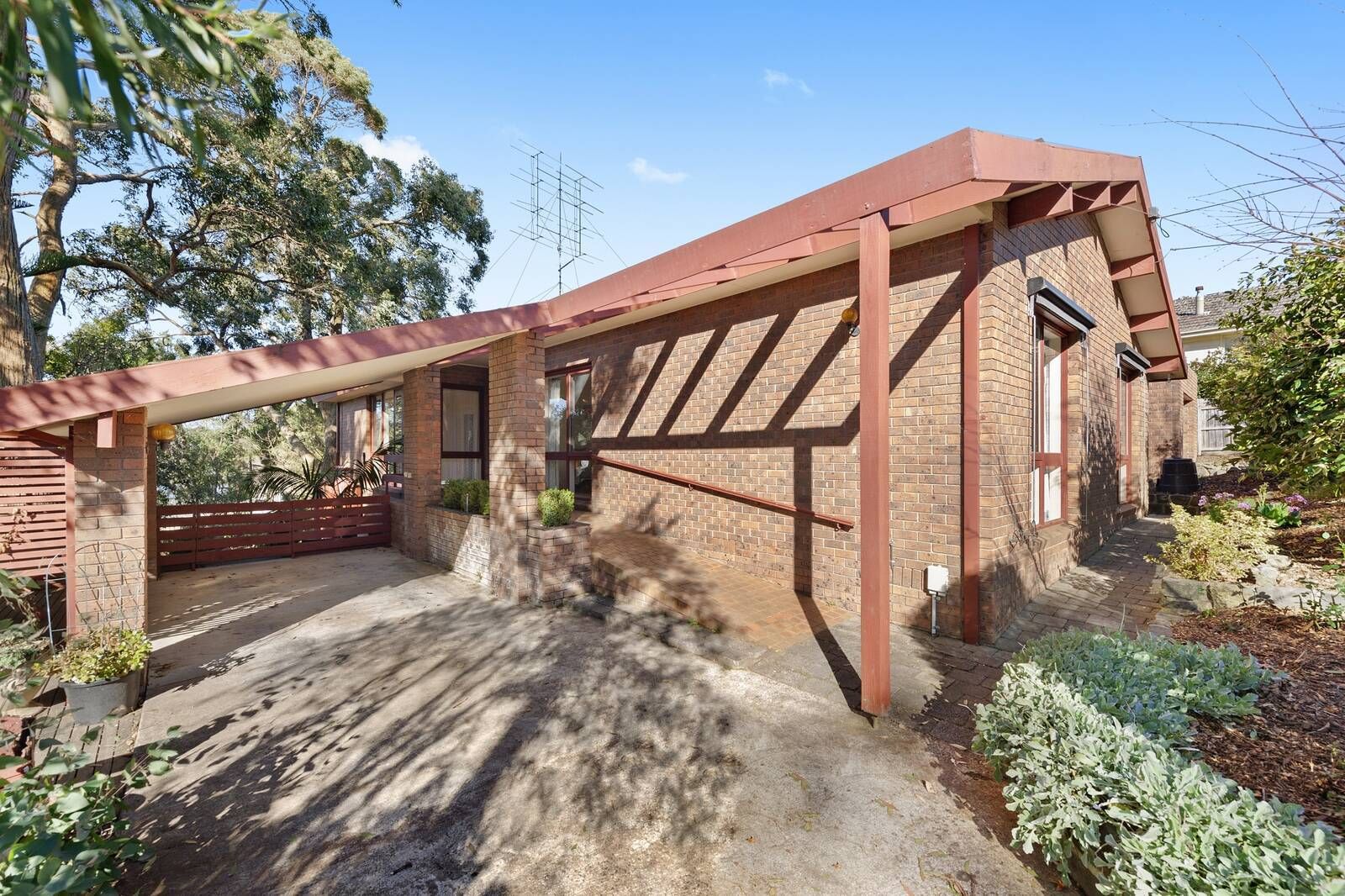 3 Ingliston Avenue, Mount Helen VIC 3350, Image 0