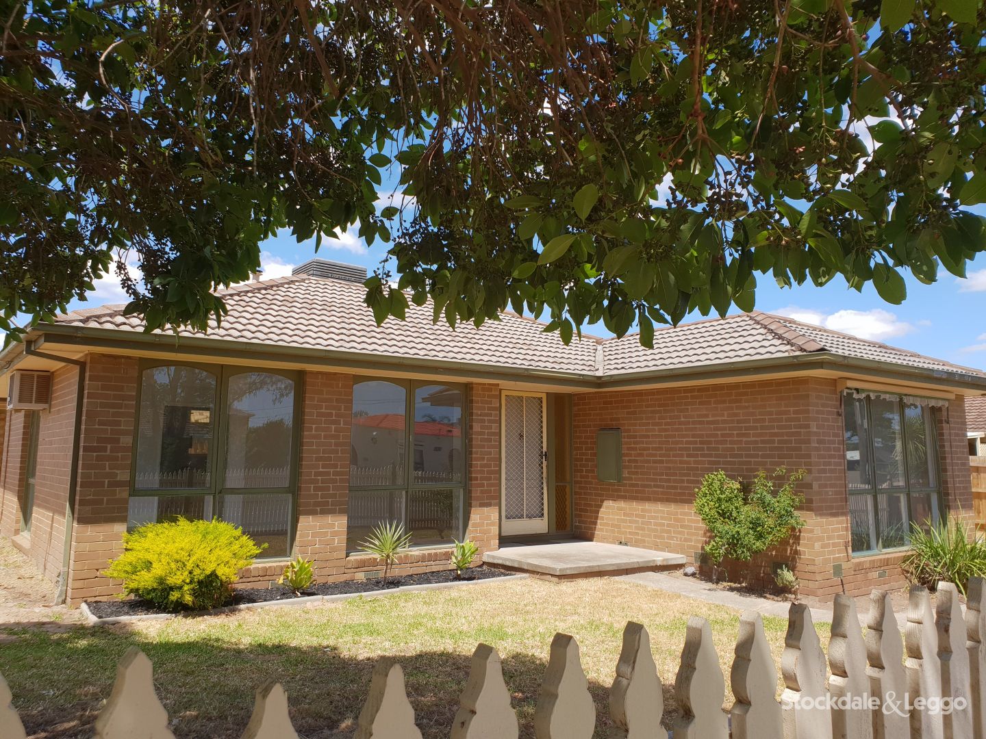 25 Hall Road, Gladstone Park Property History & Address Research Domain