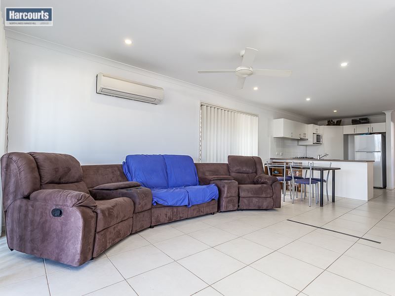 9 Lorikeet Parade, Dakabin QLD 4503, Image 2