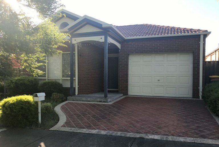4 bedrooms House in 11 Elmville Place CRAIGIEBURN VIC, 3064