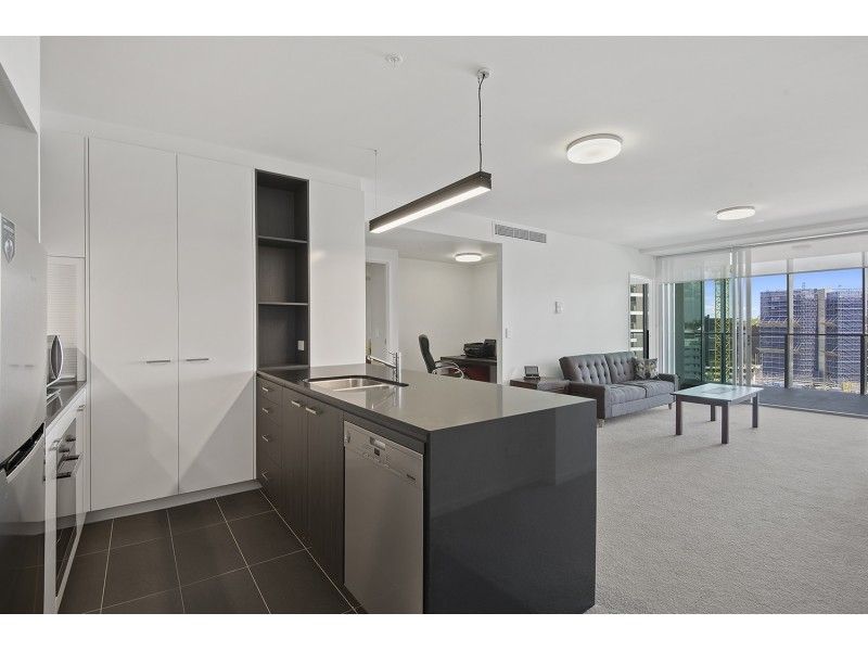 809/30 Festival Place, Newstead QLD 4006, Image 2