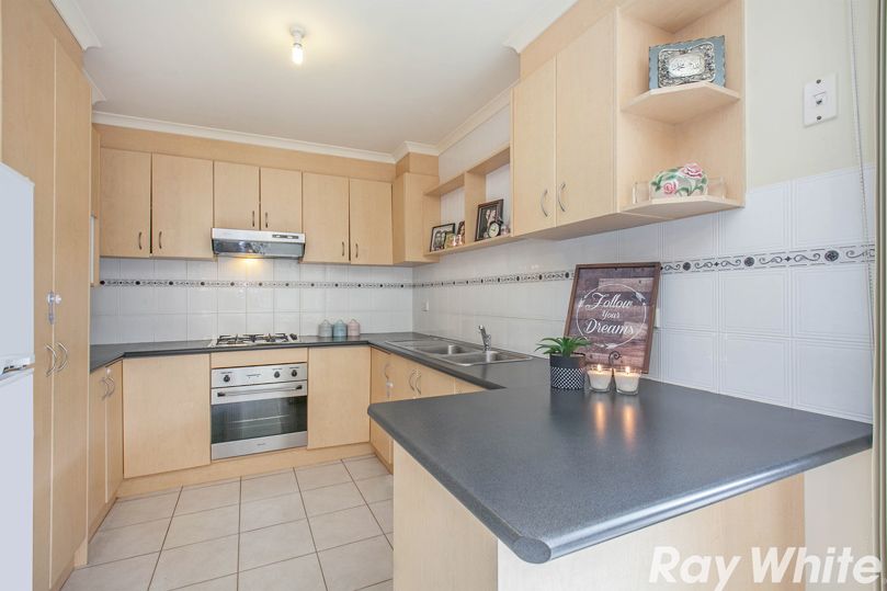 1 / 4 Capri Close, South Morang VIC 3752, Image 1