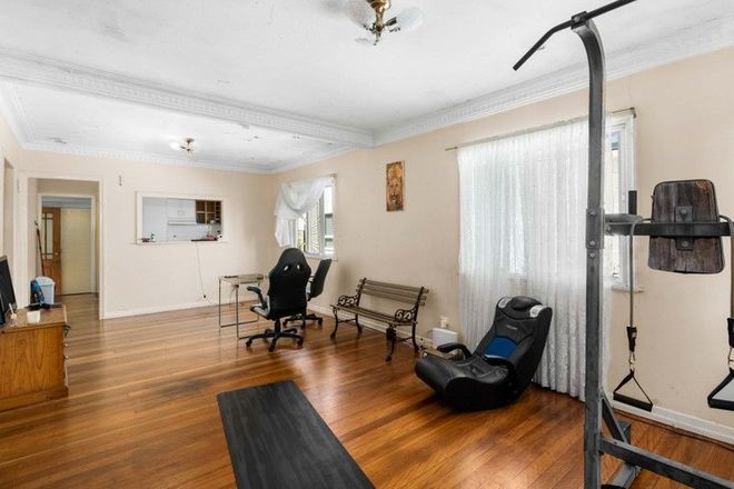 28 Eric Road Holland Park 4121 - Image 3