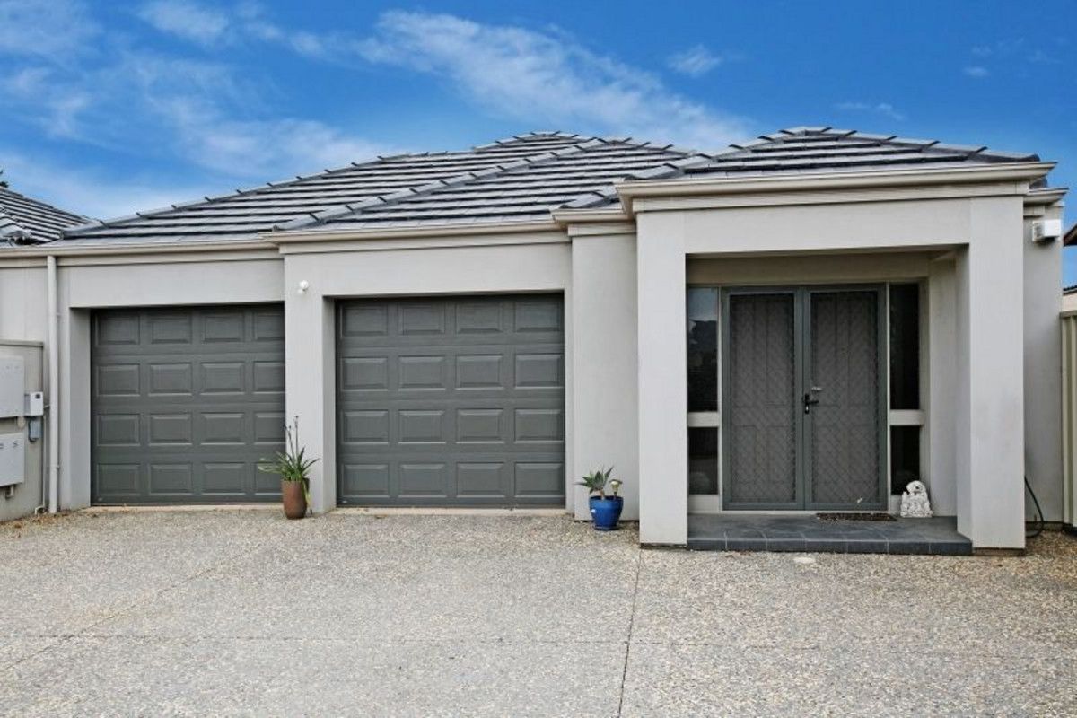4 bedrooms House in 266 Tapleys Hill Road SEATON SA, 5023