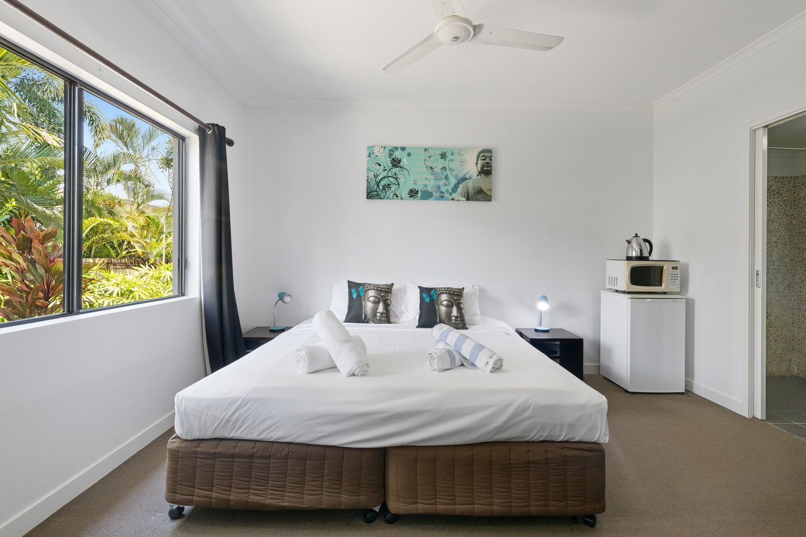 4/81-85 Cedar Road, Palm Cove QLD 4879, Image 2